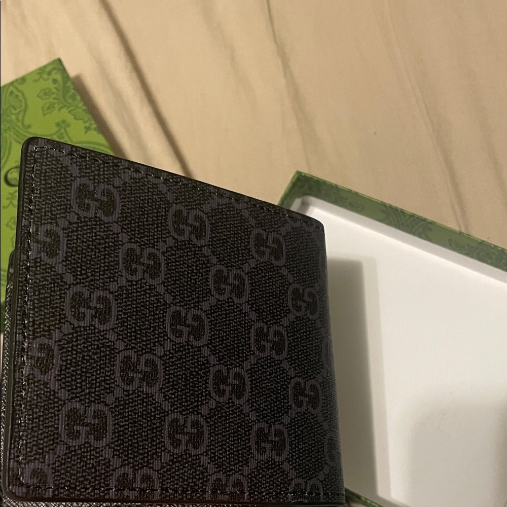 Gucci Black and Gold Tiger Card Holder - Picture 5 of 5